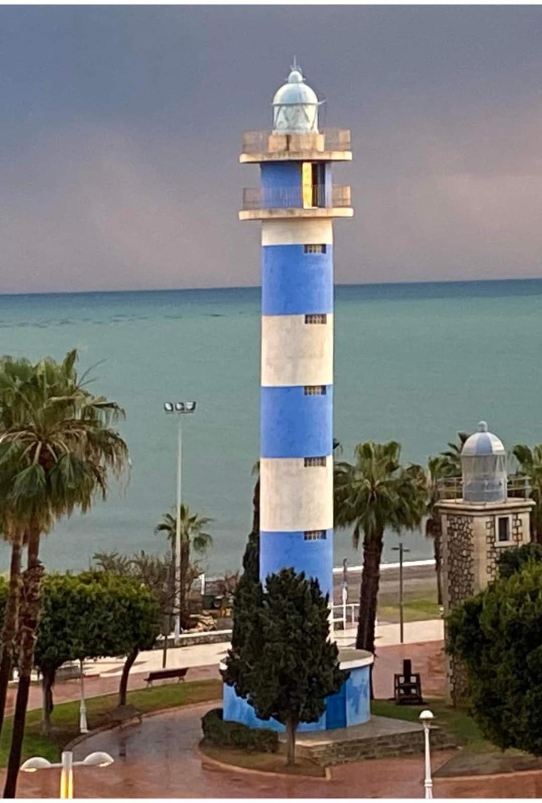 Estudio Amalfi Torre Del Mar Esterno foto